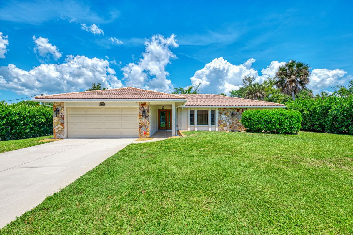 Ascendia Group-2340 Palmetto St, Nokomis-1